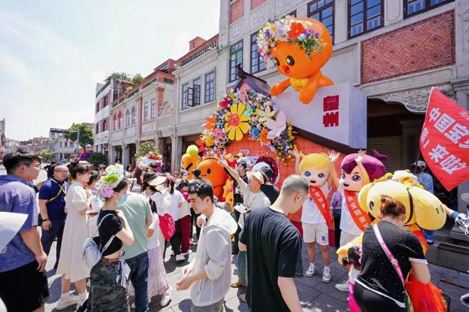 皮雕非遗老手艺变成耳环发簪新时尚瓦力棋牌淘宝饰品商家“浮革”把(图4)