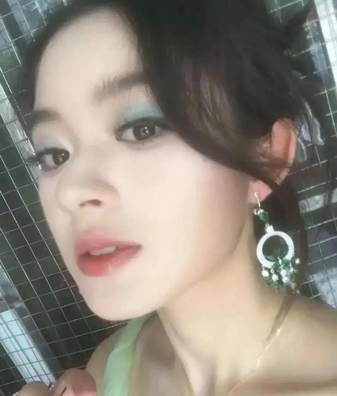 奶意外登上热搜一家人身份疑都不简单瓦力棋牌黄杨钿甜风波持续发酵！奶(图2)