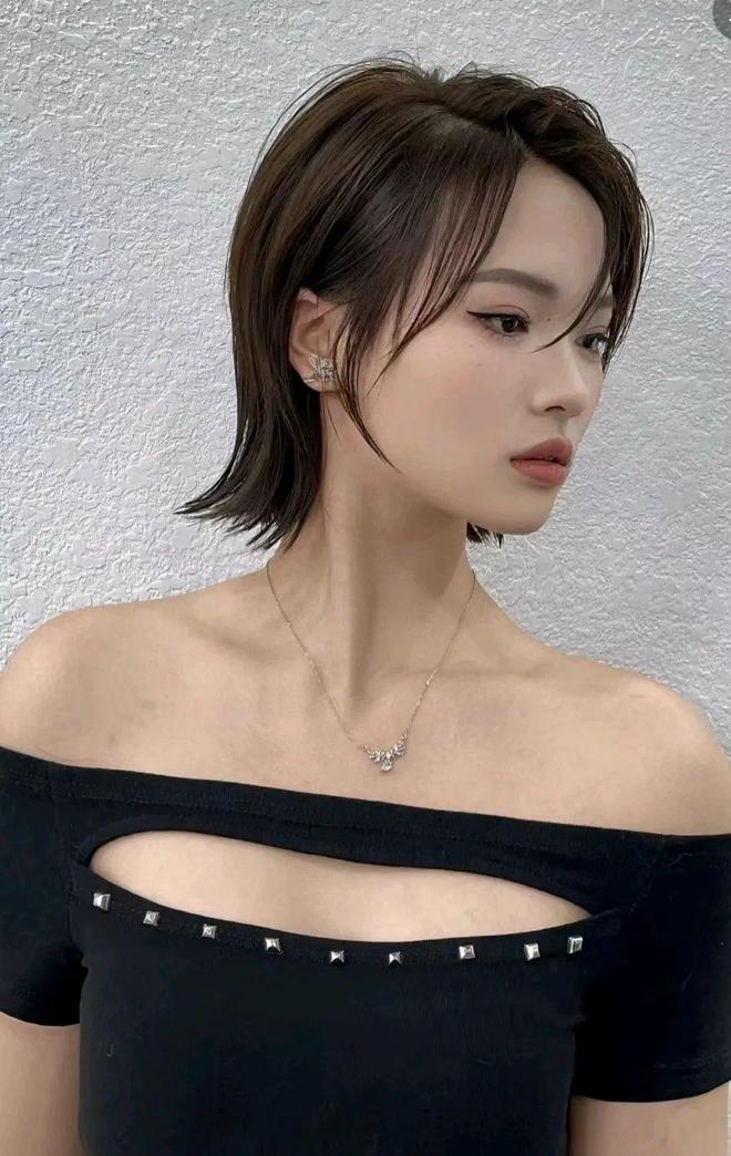 波短发“反杀”让你美到开挂瓦力棋牌长发封印颜值？这(图3)