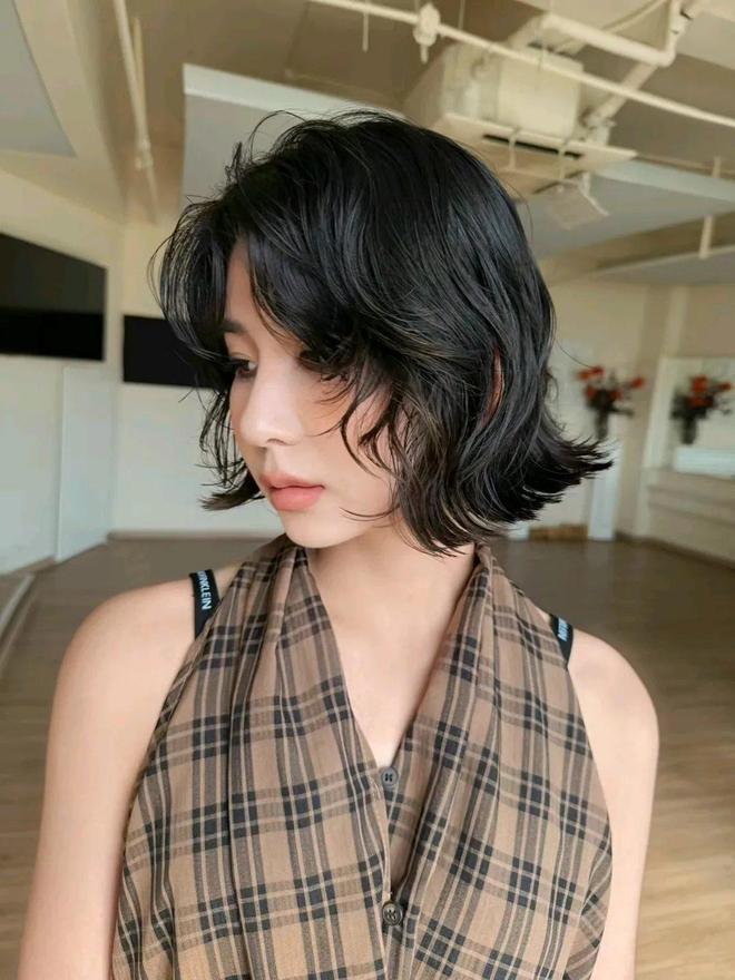 波短发“反杀”让你美到开挂瓦力棋牌长发封印颜值？这(图10)