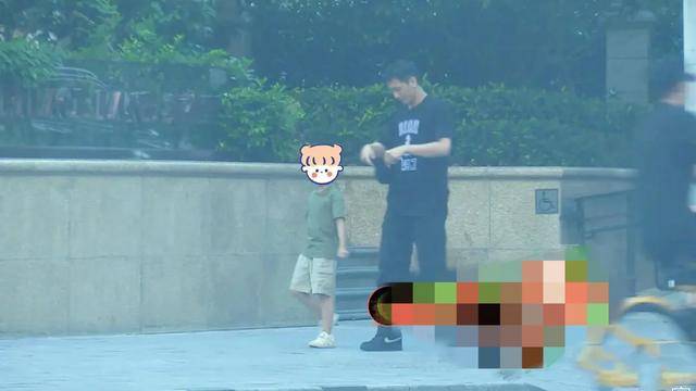 蚁腰蜜桃臀腿长1米2小腹松弛皮肤太抢镜瓦力棋牌游戏37岁张雨绮晒泳装照！蚂(图19)