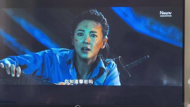 蚁腰蜜桃臀腿长1米2小腹松弛皮肤太抢镜瓦力棋牌游戏37岁张雨绮晒泳装照！蚂(图29)